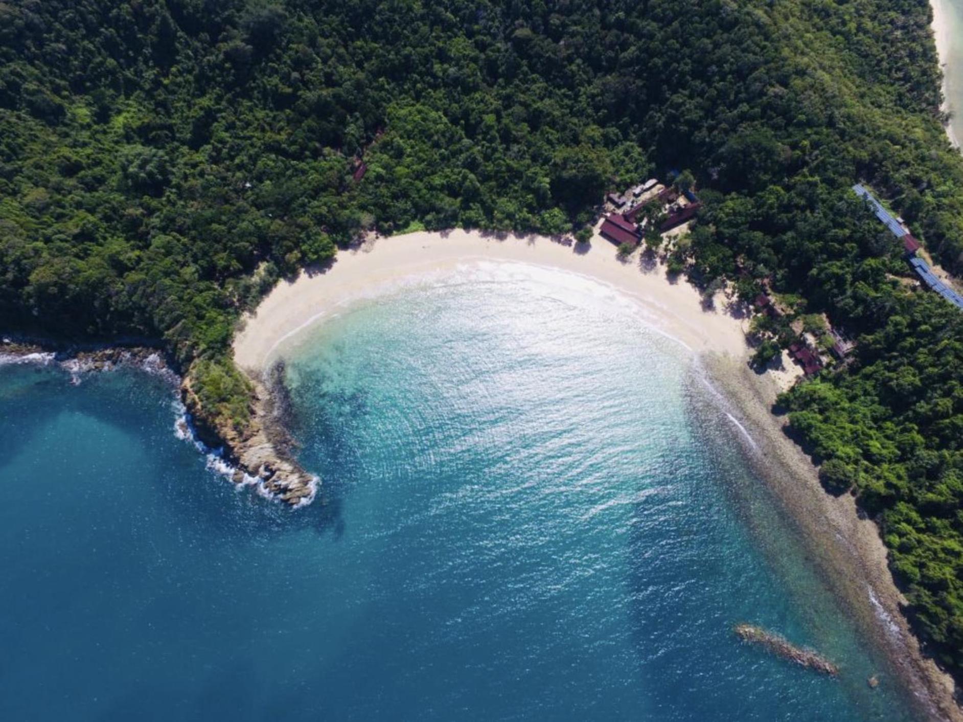 Dolphin Bay Island Resort 古打毛律 外观 照片
