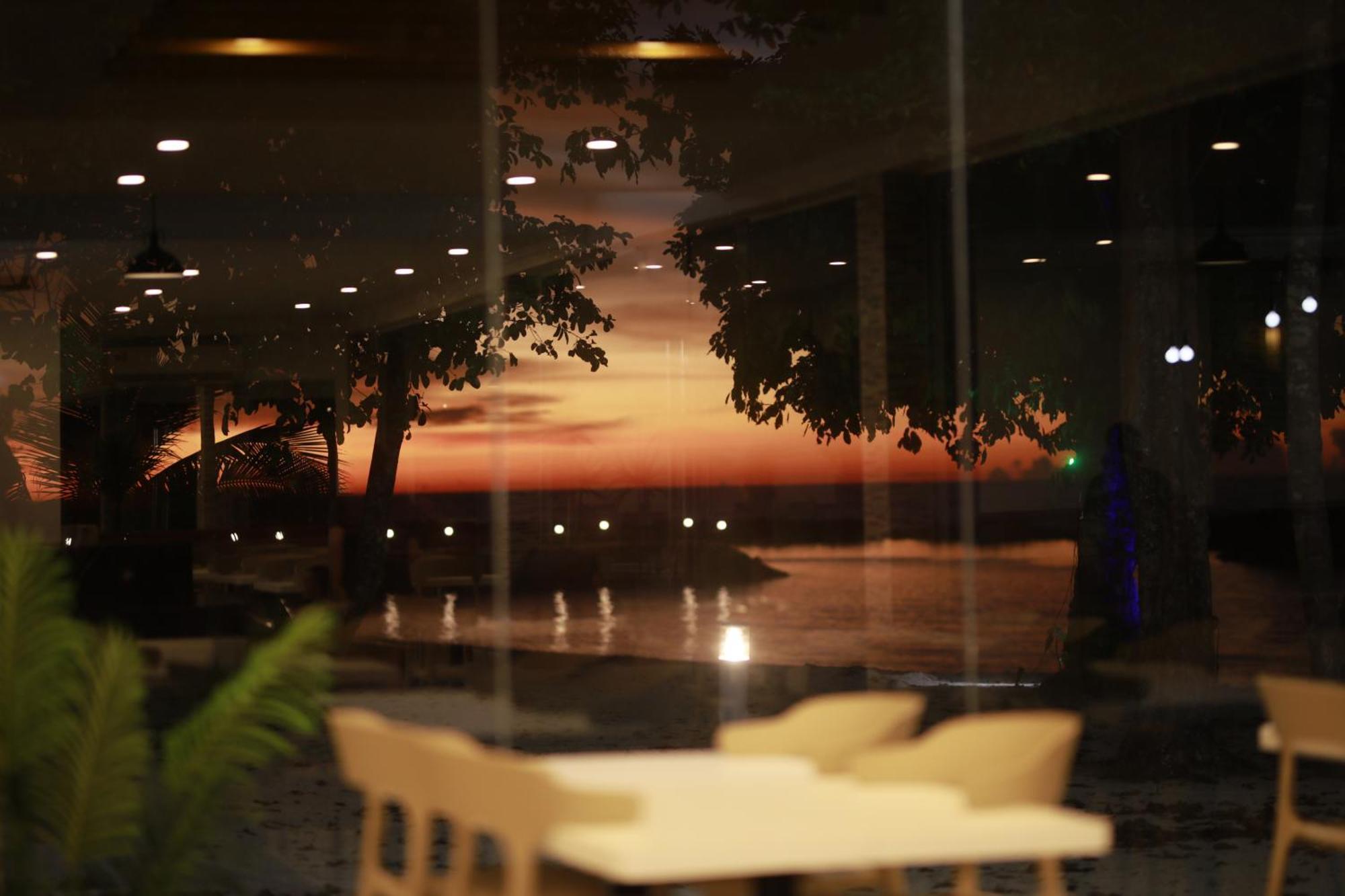 Dolphin Bay Island Resort 古打毛律 外观 照片