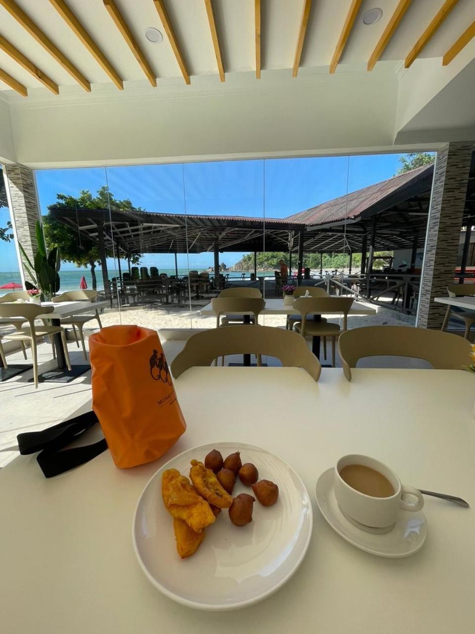 Dolphin Bay Island Resort 古打毛律 外观 照片