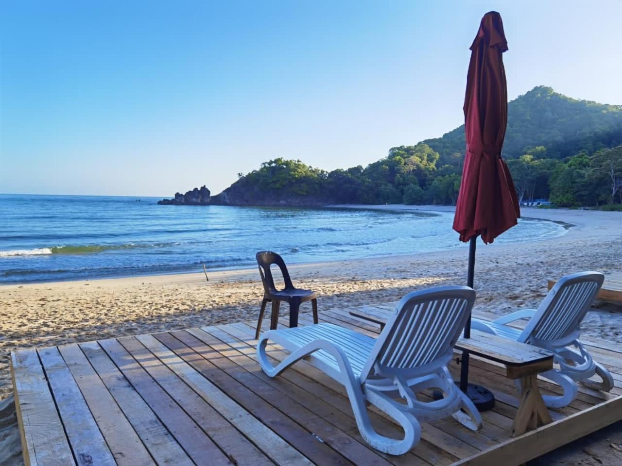 Dolphin Bay Island Resort 古打毛律 外观 照片